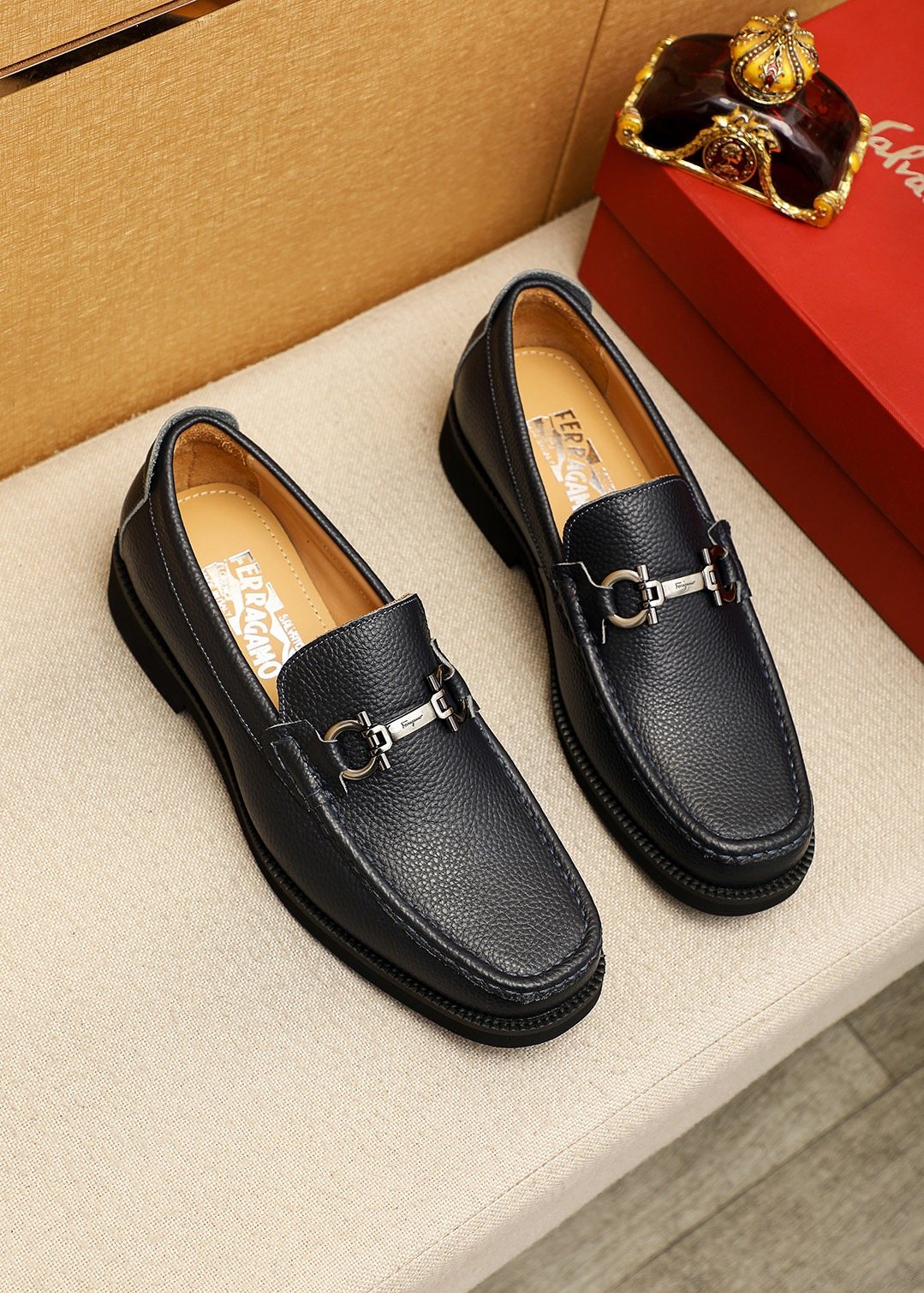 Ferragamo Black Pebble-Grain Bit Loafers